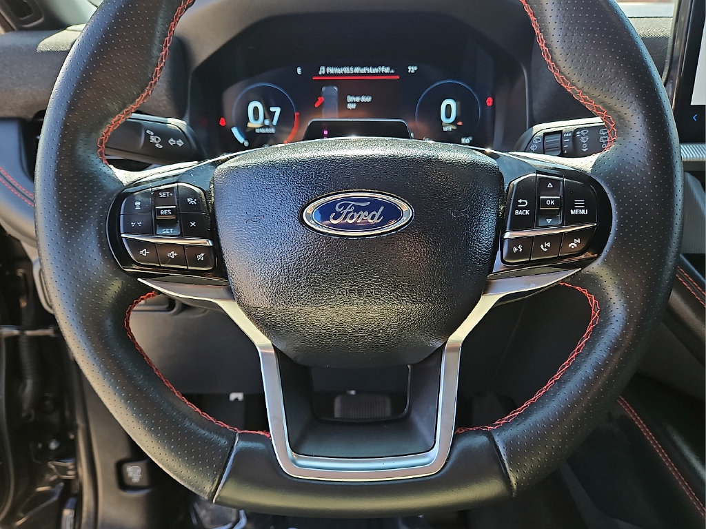 Used 2025 Ford Explorer ST-Line AWD/4WD image 24