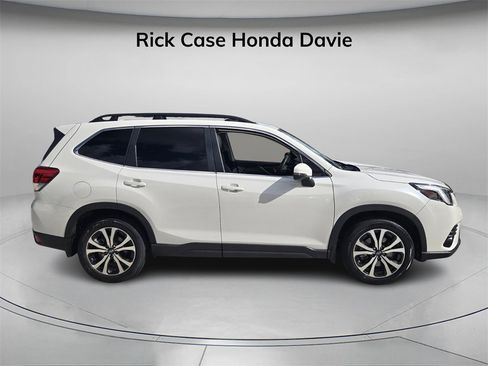 Used 2023 Subaru Forester Limited image 3