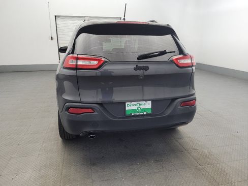 Used 2015 Jeep Cherokee Latitude FWD image 6
