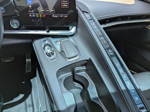 Used 2021 Chevrolet Corvette Stingray Preferred Cpe w/ Z51 Performance Package image 20