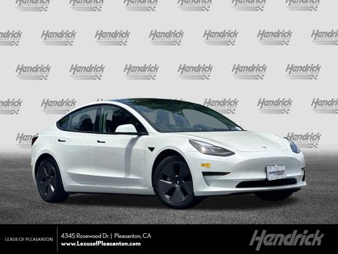 Used 2022 Tesla Model 3 RWD image 1