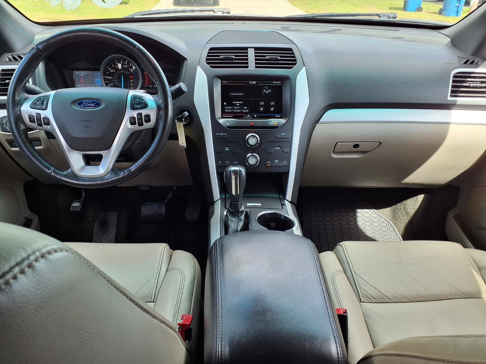 Used 2014 Ford Explorer XLT w/ Equipment Group 202A FWD image 8
