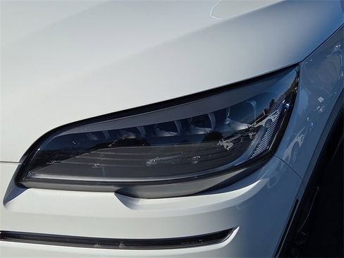 Used 2023 Lincoln Aviator Reserve w/ Equipment Group 201A image 9