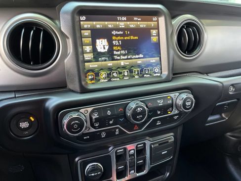 Used 2022 Jeep Wrangler Unlimited Sport AWD/4WD image 29