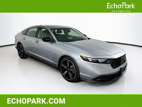 Used 2025 Honda Accord Sport image 1