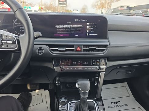 Used 2024 Kia Seltos EX image 18
