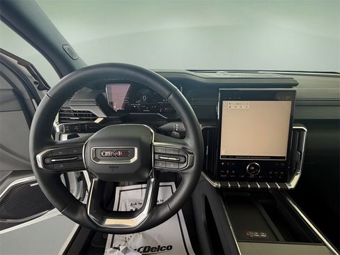 Used 2025 GMC Acadia Elevation image 32