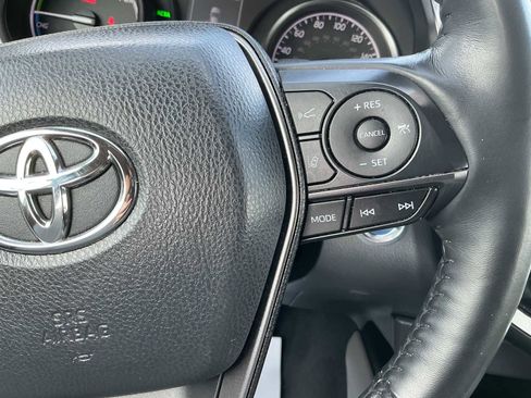 Used 2024 Toyota Camry SE w/ Cold Weather Package image 11