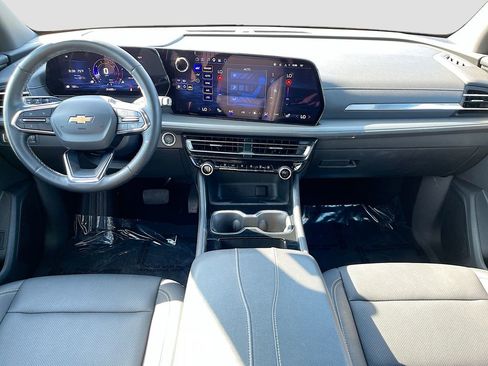 Used 2025 Chevrolet Traverse LT FWD image 28