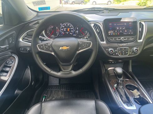 Used 2025 Chevrolet Malibu LT w/ Redline Edition image 15