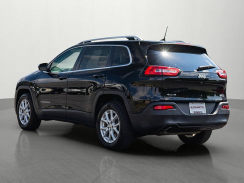 Used 2017 Jeep Cherokee Latitude w/ Cold Weather Group AWD/4WD image 6