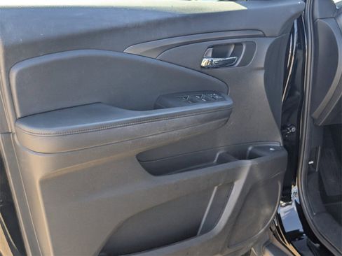 Certified 2022 Honda Pilot Sport image 13