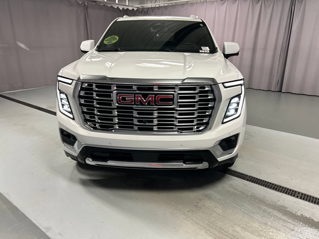 Used 2025 GMC Yukon XL Denali AWD/4WD image 2