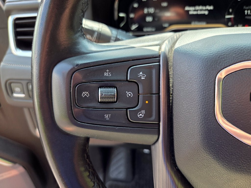 Used 2023 GMC Yukon Denali Ultimate AWD/4WD image 39