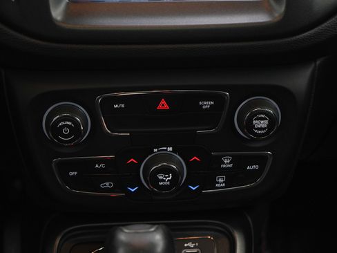 Used 2020 Jeep Compass Trailhawk w/ Leather Interior Group AWD/4WD image 18