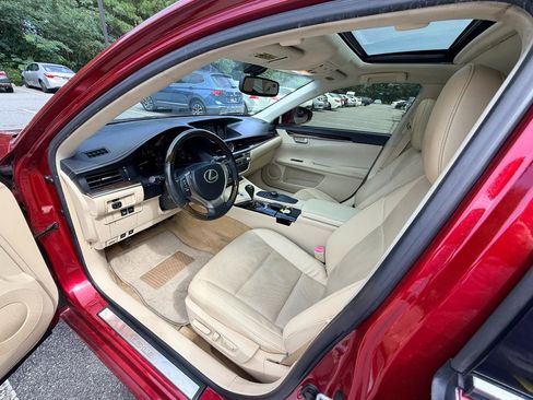 Used 2015 Lexus ES 350 w/ Premium Package FWD image 8