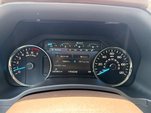 Used 2018 Ford F150 Lariat w/ Equipment Group 502A Luxury AWD/4WD image 17