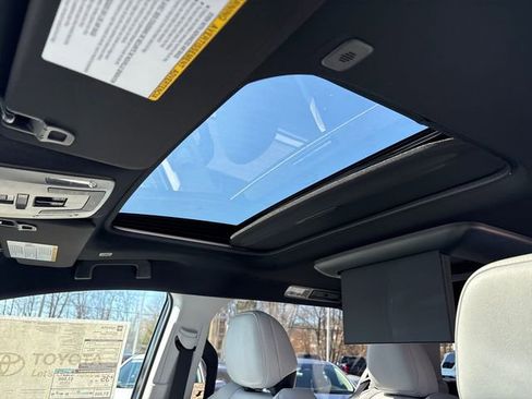 New 2026 Toyota Sienna XSE image 23