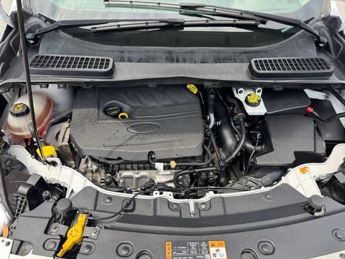 Used 2018 Ford Escape SE FWD image 18