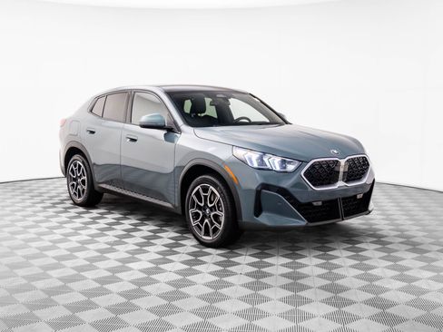 Certified 2025 BMW X2 xDrive28i w/ Premium Package image 7