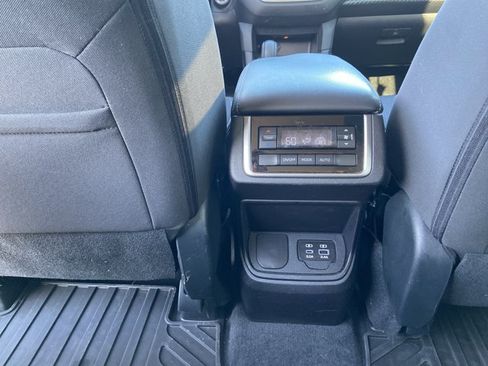 Used 2023 Subaru Ascent Premium w/ Convenience Package AWD/4WD image 51