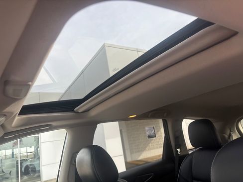 Used 2019 INFINITI QX60 Luxe w/ Essential Package image 25