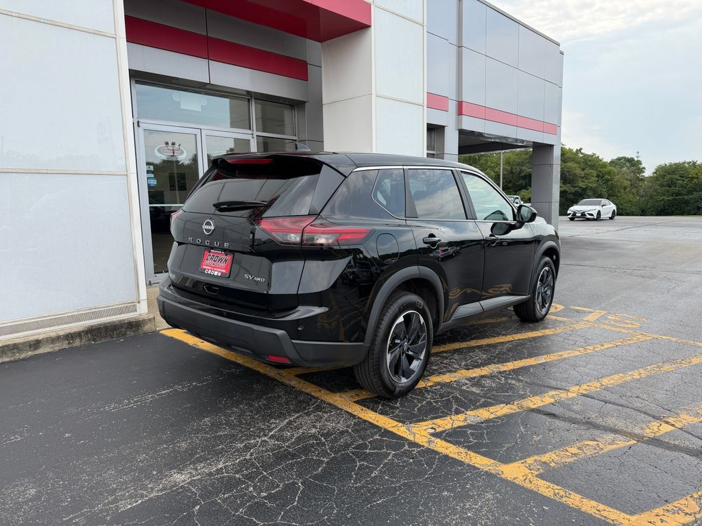 Used 2024 Nissan Rogue SV AWD/4WD image 5