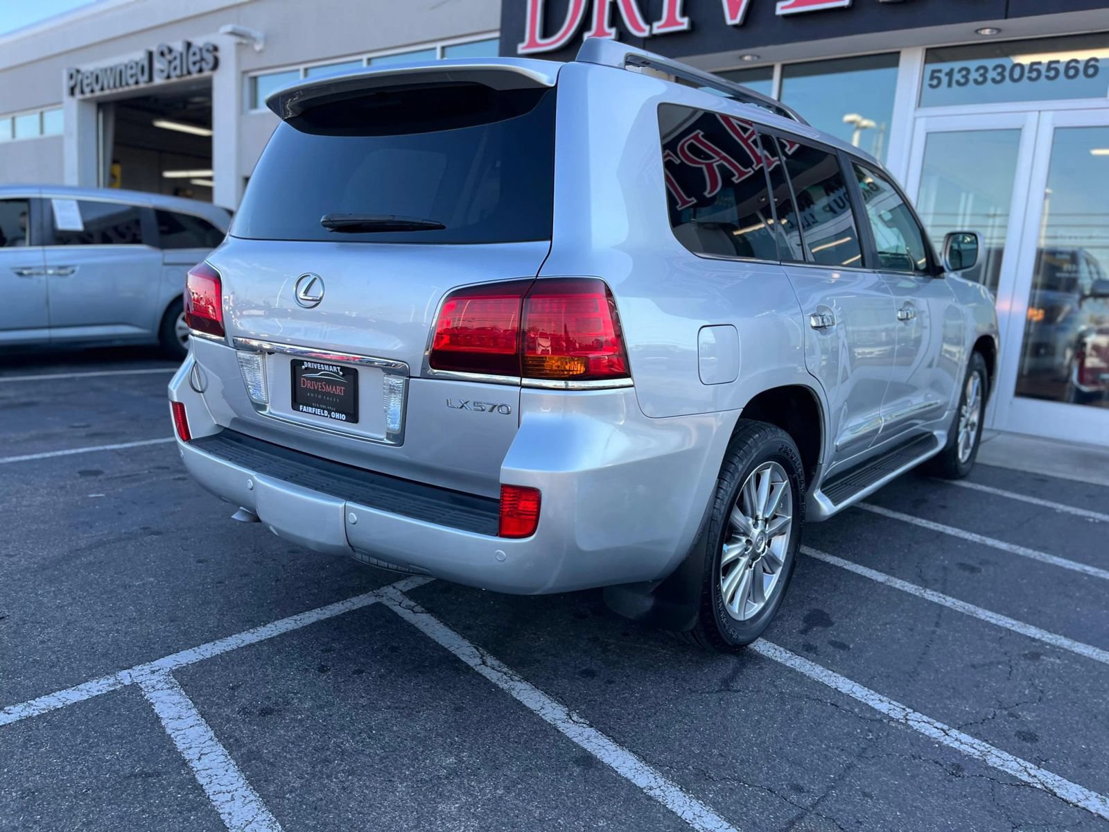 Used 2011 Lexus LX 570 4WD w/ Luxury Pkg image 10