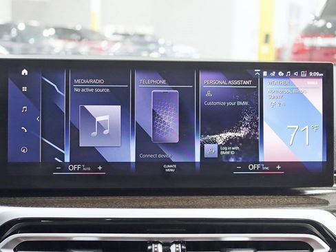 Used 2023 BMW 330i xDrive Sedan w/ Premium Package image 19