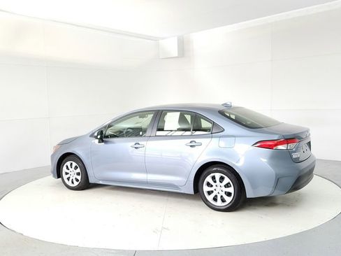 Used 2023 Toyota Corolla LE FWD image 4