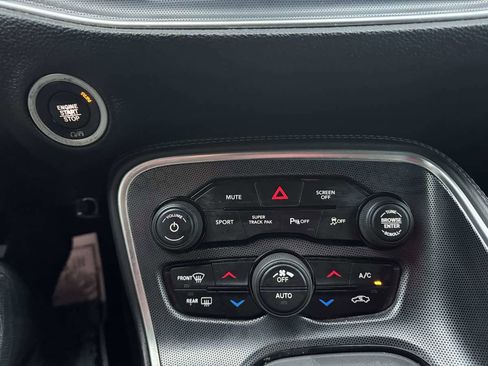 Used 2018 Dodge Challenger GT w/ GT Interior Package image 30