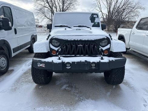 Used 2013 Jeep Wrangler Unlimited Sahara w/ Connectivity Group image 14