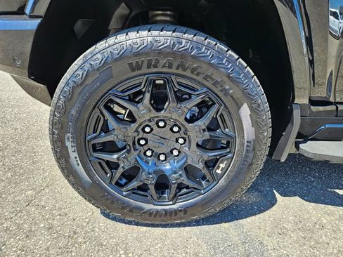 Used 2025 GMC Hummer EV 2X AWD/4WD image 10