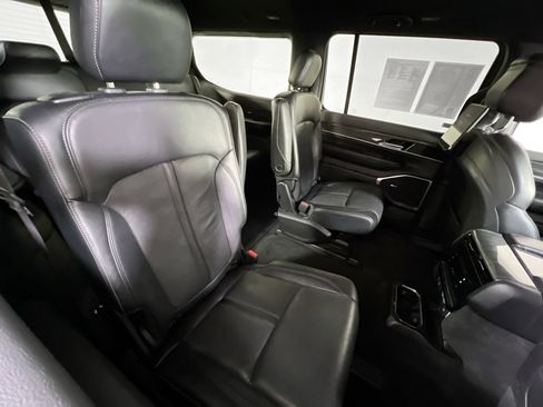 Used 2022 Jeep Wagoneer Series III w/ Rear Seat Video Group 1 image 28