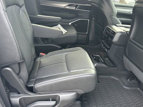 New 2026 Jeep Grand Wagoneer Limited image 17