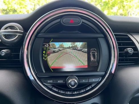 Used 2018 MINI Cooper 2-Door Hardtop FWD image 12