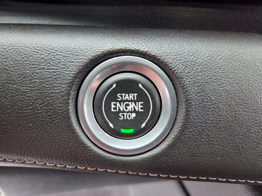 Used 2021 Cadillac Escalade ESV Sport w/ Driver Assist Tech Package RWD image 12
