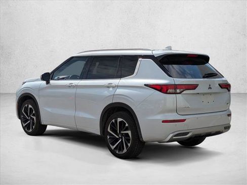 Used 2023 Mitsubishi Outlander SEL image 7