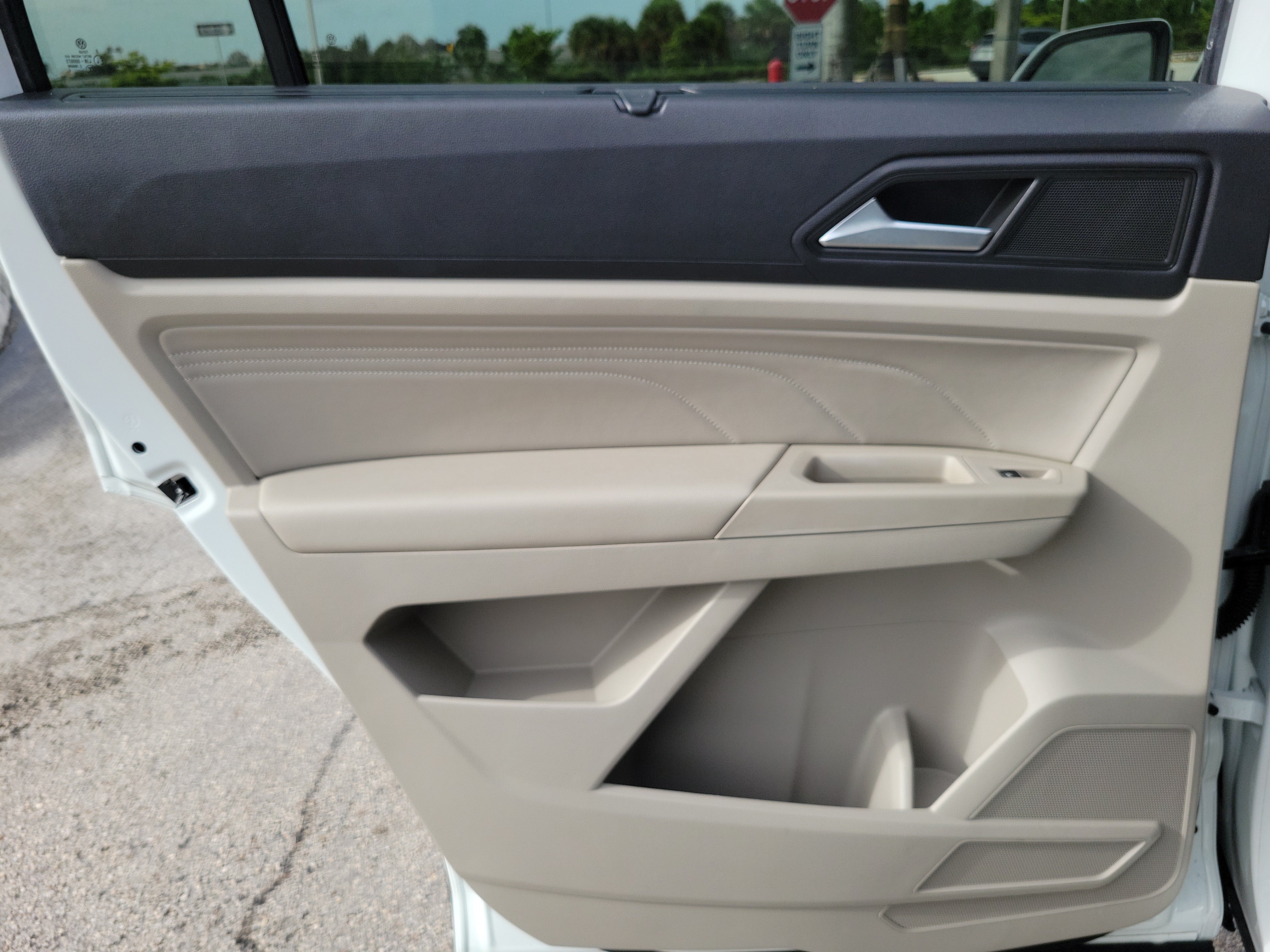 Used 2022 Volkswagen Atlas SE FWD image 26