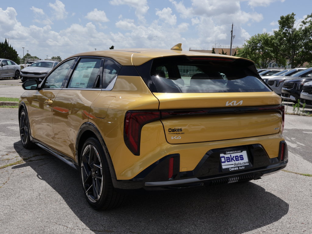 New 2026 Kia K4 GT-Line w/ GT-Line Premium Package FWD image 5