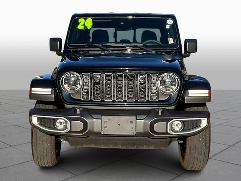 Certified 2024 Jeep Gladiator Sport image 4