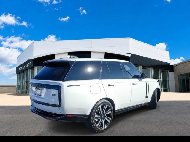 Used 2023 Land Rover Range Rover SE AWD/4WD image 8