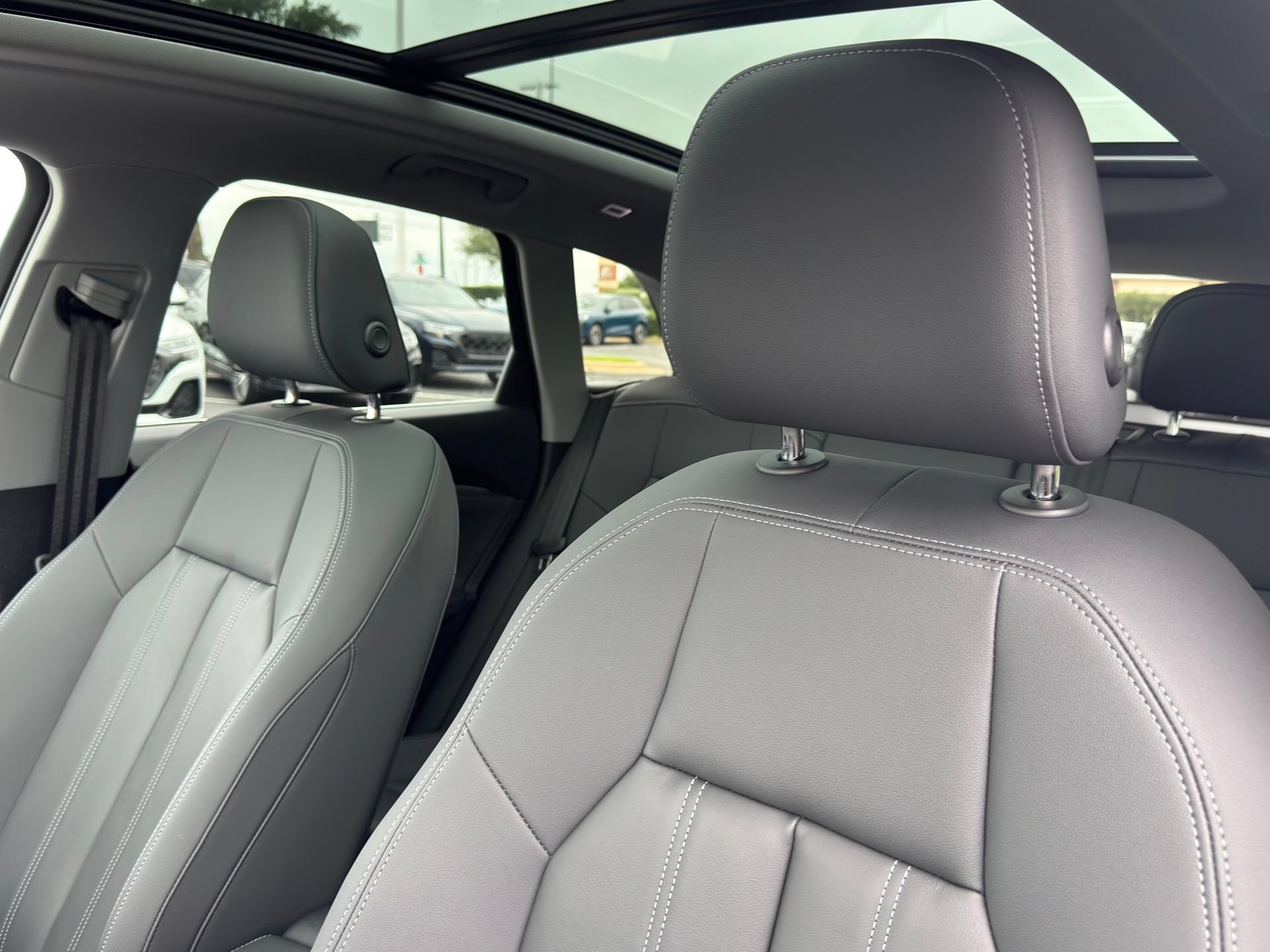 Certified 2025 Audi Q5 Premium w/ Convenience Package AWD/4WD image 10