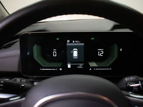 Used 2026 Kia Carnival LXS image 13