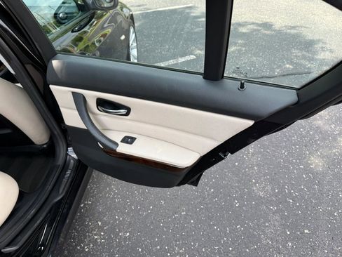 Used 2011 BMW 328i Sedan RWD image 18