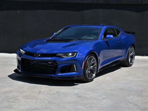 Used 2023 Chevrolet Camaro ZL1 RWD image 2
