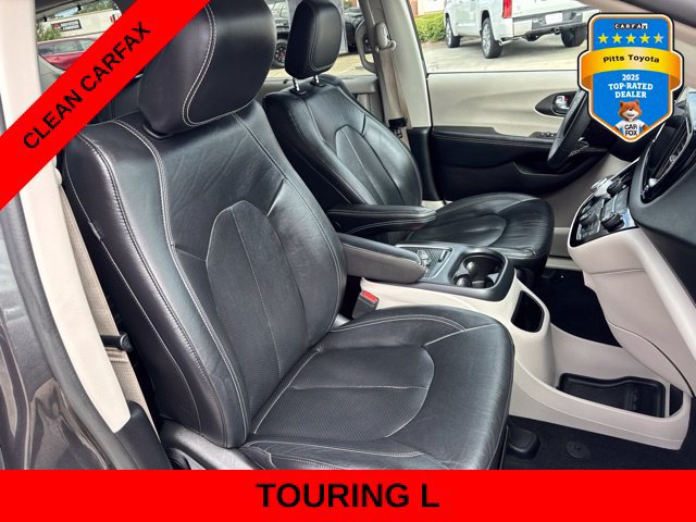 Used 2022 Chrysler Pacifica Touring-L FWD image 12