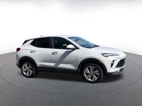 Used 2025 Buick Encore GX Preferred FWD image 2