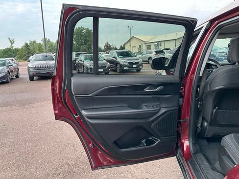 Used 2023 Jeep Grand Cherokee L Laredo w/ Luxury Tech Group I AWD/4WD image 21