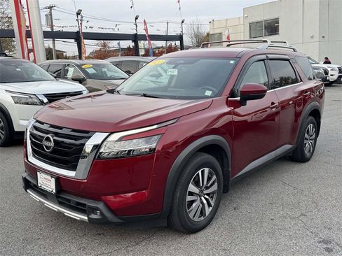 Used 2018 Toyota RAV4 XLE image 33